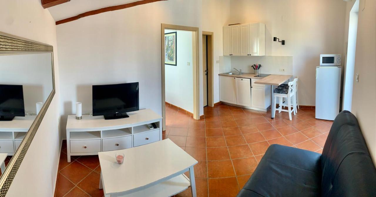 Seaside Apartments Petar Krk Town Exterior photo