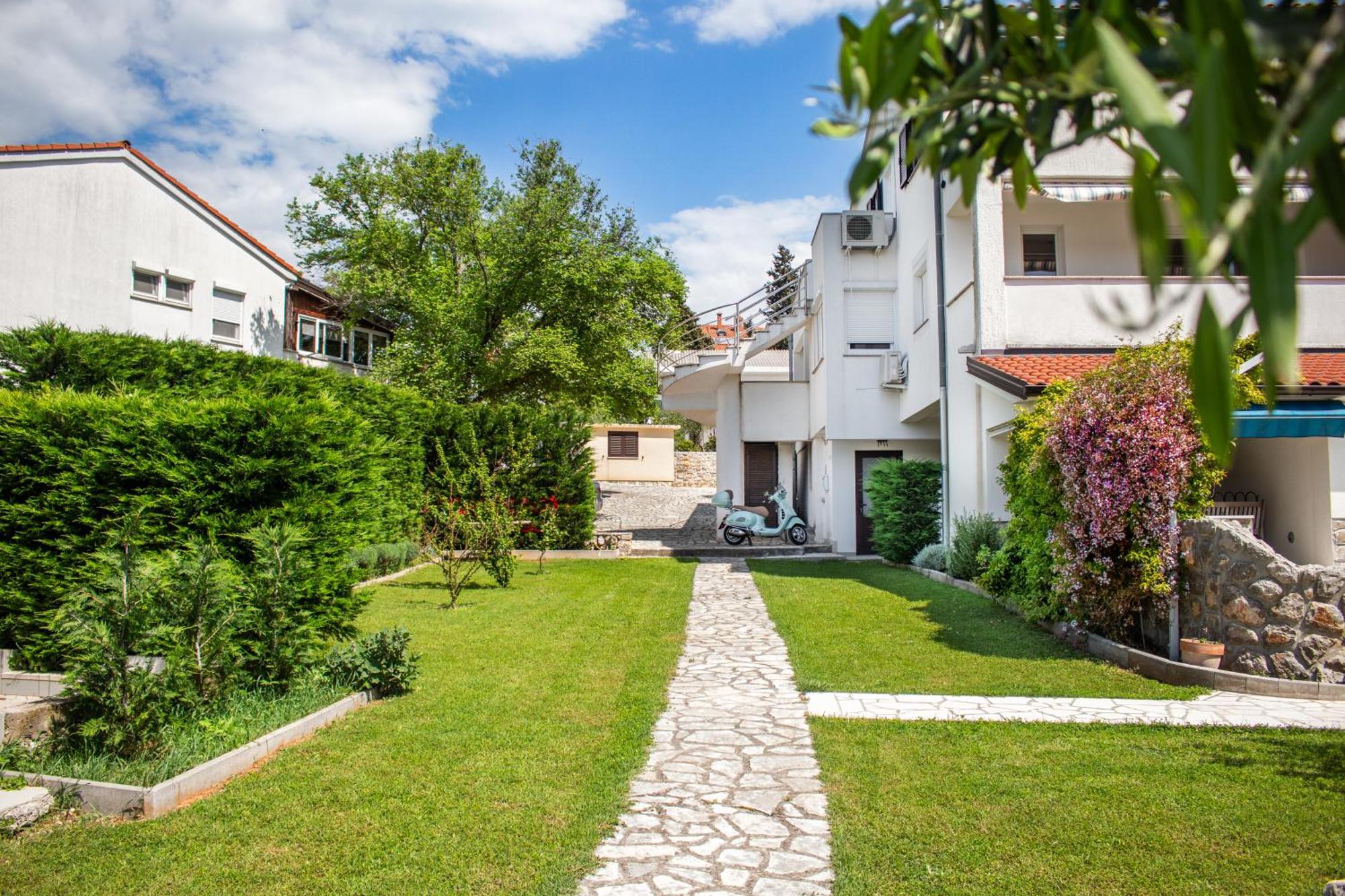 Seaside Apartments Petar Krk Town Exterior photo